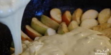 шарлотка с курагой