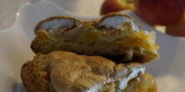 шарлотка с курагой