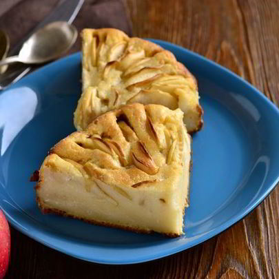 Шарлотка с манкой