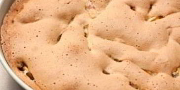 шарлотка с персиками