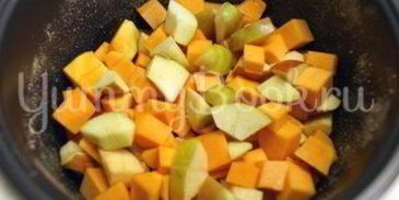 шарлотка с тыквой и яблоками в мультиварке