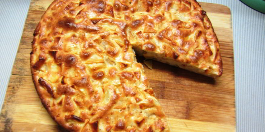 Рецепт шарлотки с яблоками и корицей