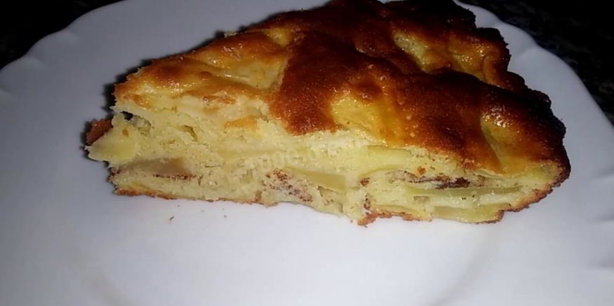 Рецепт шарлотки с яблоками на кефире