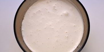 шоколадная шарлотка с грушей и корицей