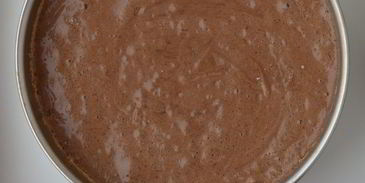 шоколадная шарлотка с грушей и корицей