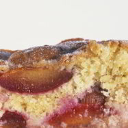 Рецепт Вкусной шарлотки со сливами