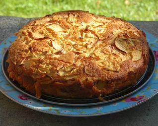 Яблочная шарлотка на сидре