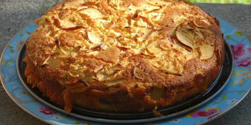 Рецепт яблочной шарлотки на сидре