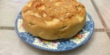 яблочная шарлотка в мультиварке