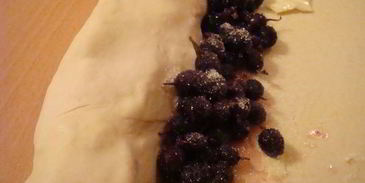 штрудель бананово-смородиновый