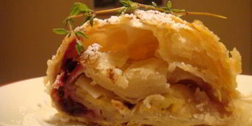 штрудель бананово-смородиновый