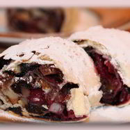 Рецепт Штруделя из вытяжного теста с вишнями