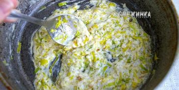 штрудель с картофелем и грибами в сливочно-сырном соусе