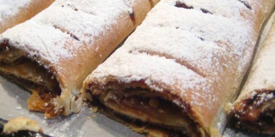 Рецепт штруделя с орехами и черносливома