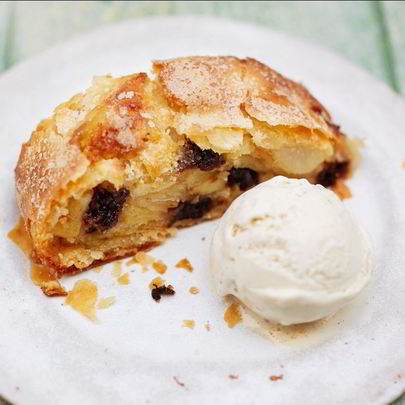 Штрудель с садовыми фруктами в тесте фило