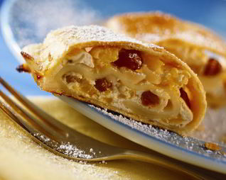 Штрудель с вишней