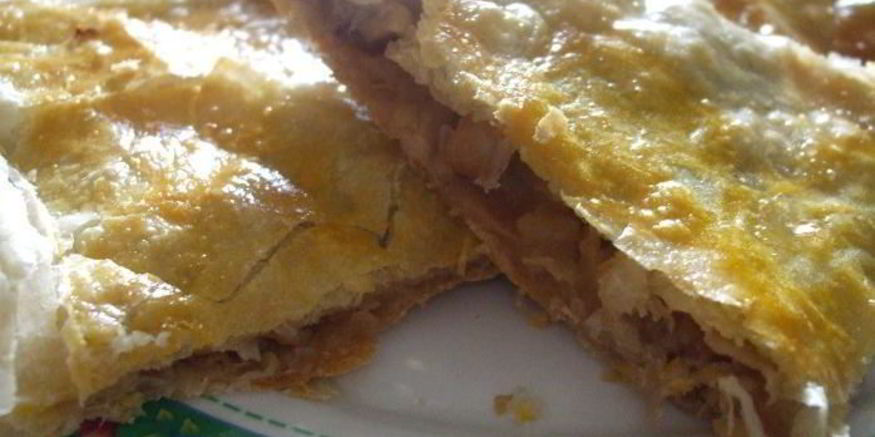 Рецепт штруделя яблочного из слоеного теста