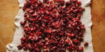 вишневый штрудель из готового теста