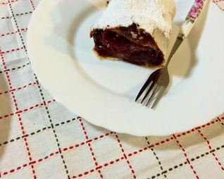 Вишневый штрудель