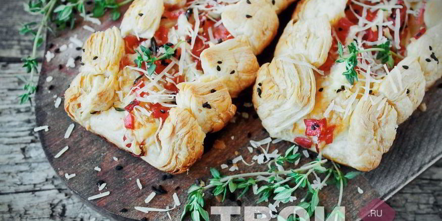 Рецепт слоеных слоек с ветчиной и сыром