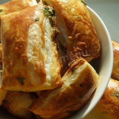 Слойки бульонные с сыром