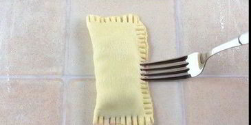 слойки из готового слоеного теста с начинкой из замороженной вишни