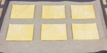 слойки с ананасами