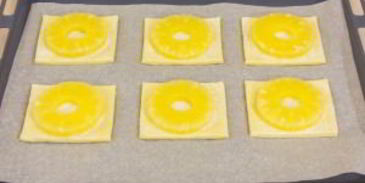 слойки с ананасами