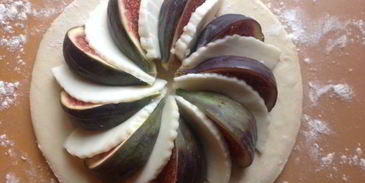 слойки с инжиром и сыром