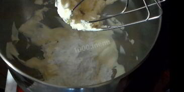 слойки с клубникой и кремом