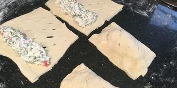 слойки с крабовыми палочками и творогом