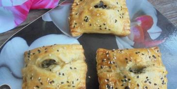 слойки с сыром и морской капустой