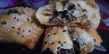 слойки с сыром и морской капустой