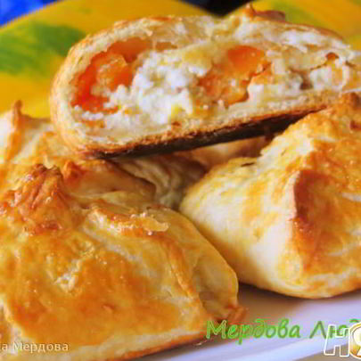 Слойки с творогом и тыквой