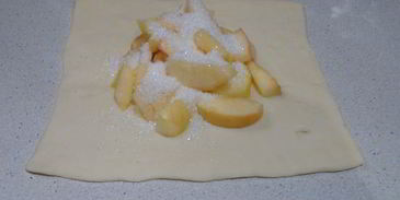 слойки с яблоками