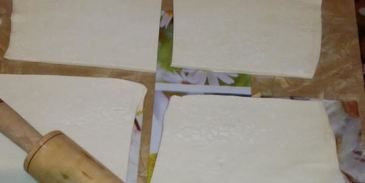 слойки вишенка из готового теста