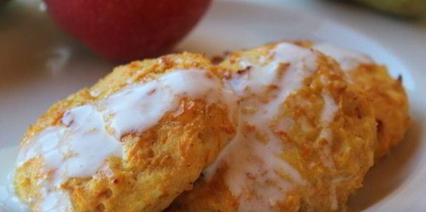 Рецепт морковна-яблочных сырники в ванильном соусе