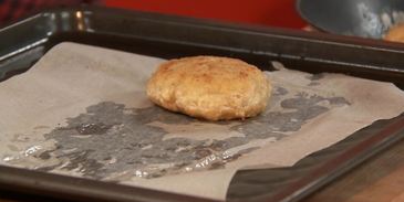 мясные сырники с зеленой сметаной