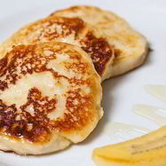 Рецепт Простых сырников из творога с бананом