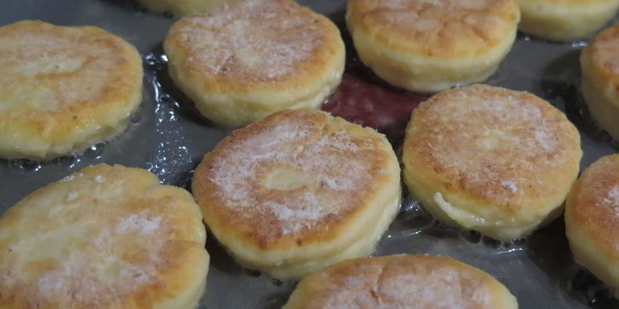 Рецепт сырников из прокисшего творога