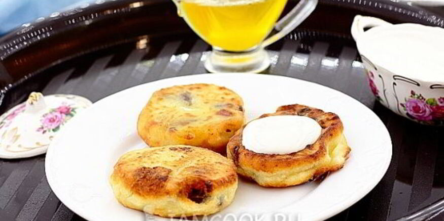 Рецепт сырников из творога с изюмом