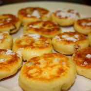 Рецепт Сырников с изюмом без яиц