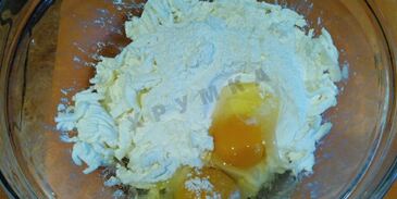 сырники с клубникой и клубничным сиропом