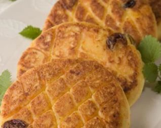 Сырники с морковью и изюмом