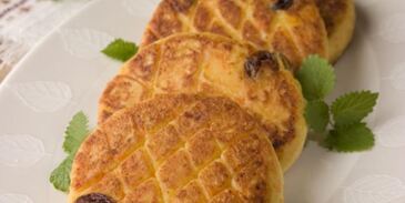 сырники с морковью и изюмом