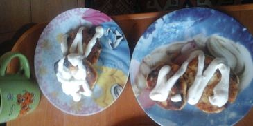 сырники с яблоком, ванилью и корицей на сковороде