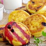 Рецепт Сырников с ягодами