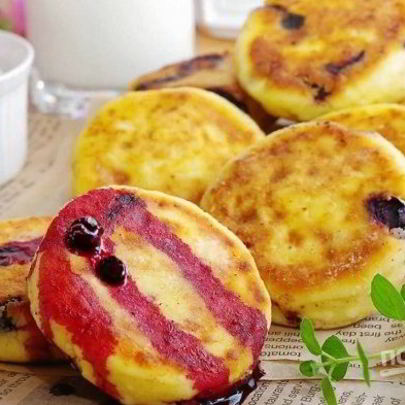 Сырники с ягодами