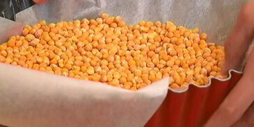 творожник с изюмом и миндалем