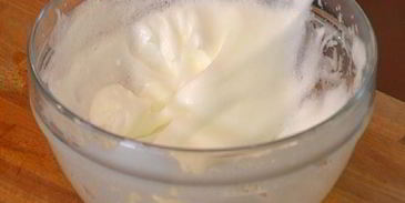 творожник с персиками